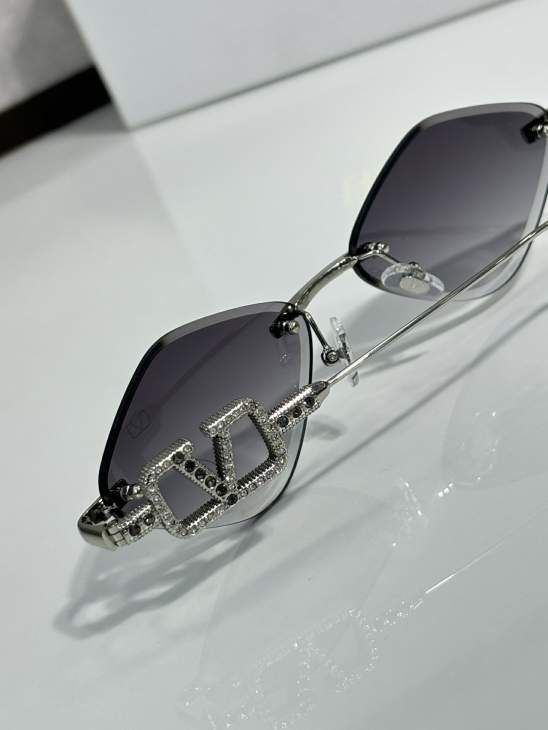 Picture of Valentino Sunglasses _SKUfw75841069fw